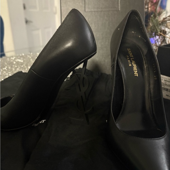 Saint Laurent Black Heels with Iconic Logo - Picture 5 of 10